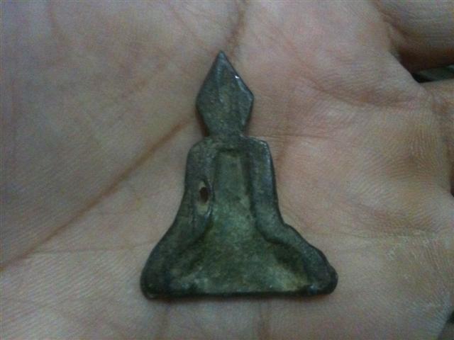 พระร่วงนั่งหลังลิ่ม
