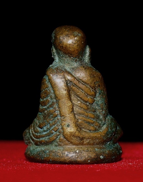 หลวงพ่อเงินกรุท่ามะไฟ แท้-เก๊ ครับ