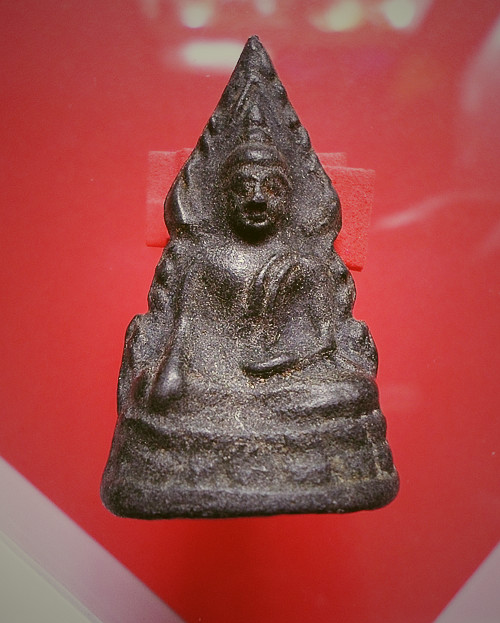 สอบถามพระพุทธชินราชเนื้อแร่ครับ