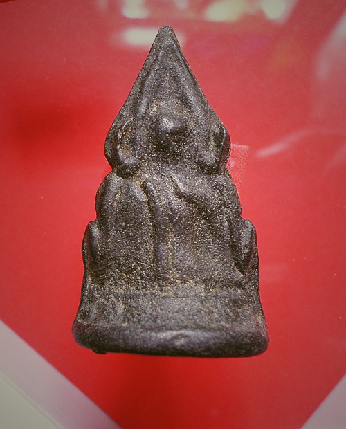 สอบถามพระพุทธชินราชเนื้อแร่ครับ