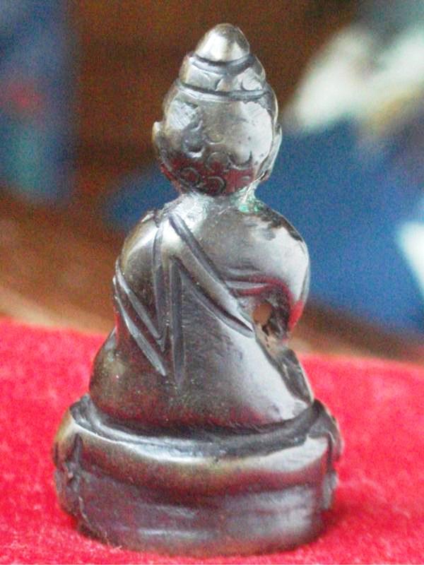 ขอสอบถามพระชัยวัฒน์ องค์นี้หน่อยครับ พี่ๆท่านใดมีข้อมูลช่วยด้วยครับ