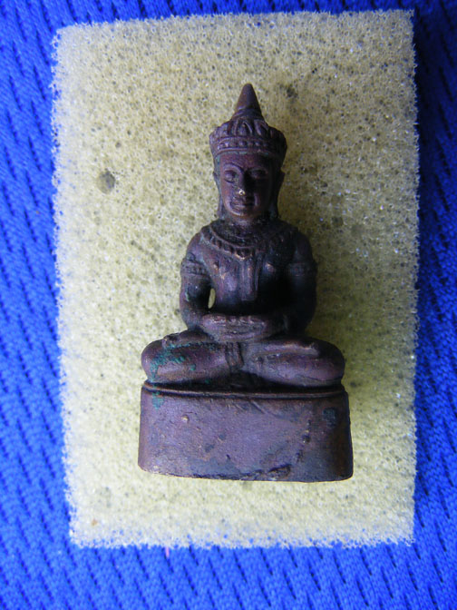 ช่วยพิจารณา 2 องค์ครับ