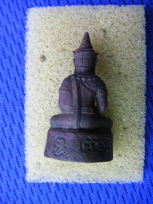 ช่วยพิจารณา 2 องค์ครับ