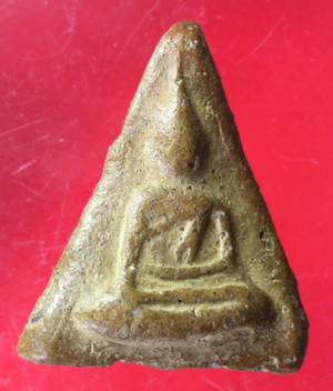 พระนางพญากรุโรงทอ น่าจะใช่มั้ยครับขอความคิดเห็นหน่อยครับ