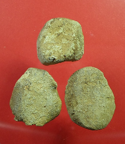 สอบถามพระปิดตาเนื้อผงครับ