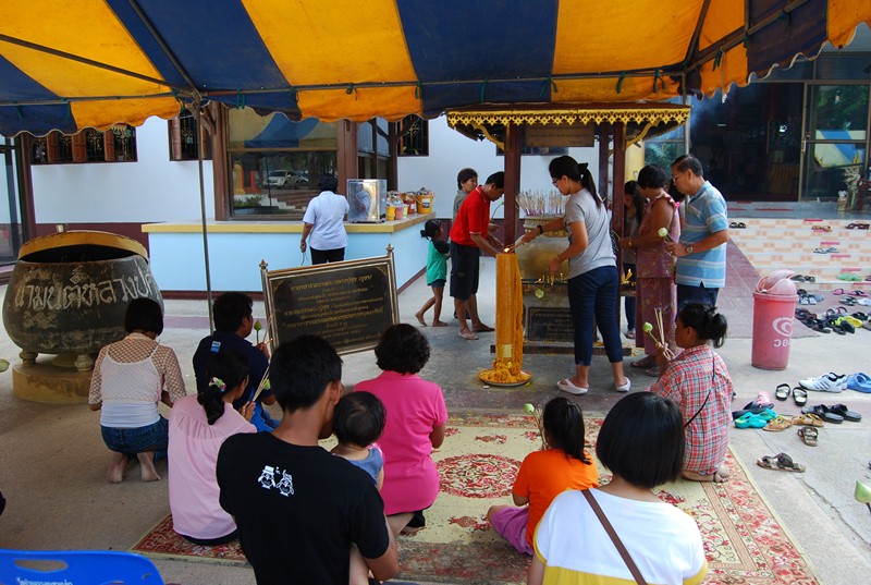 หมดพระที่จะมารบกวนถามแล้ว ขอบพระคุณท่านผู้ให้วิชาทุกๆท่านค่ะ