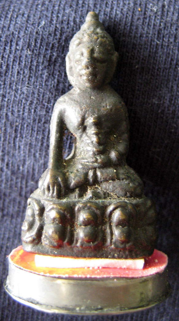 รบกวนผู้รู้พระกริ่งแนะนำด้วยครับ