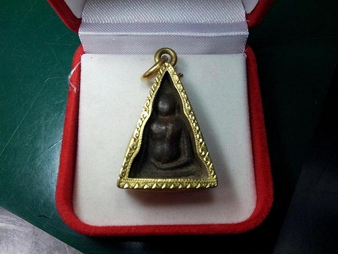 รบกวนท่านผู้รู้ด้วยครับ พระนางพญา 