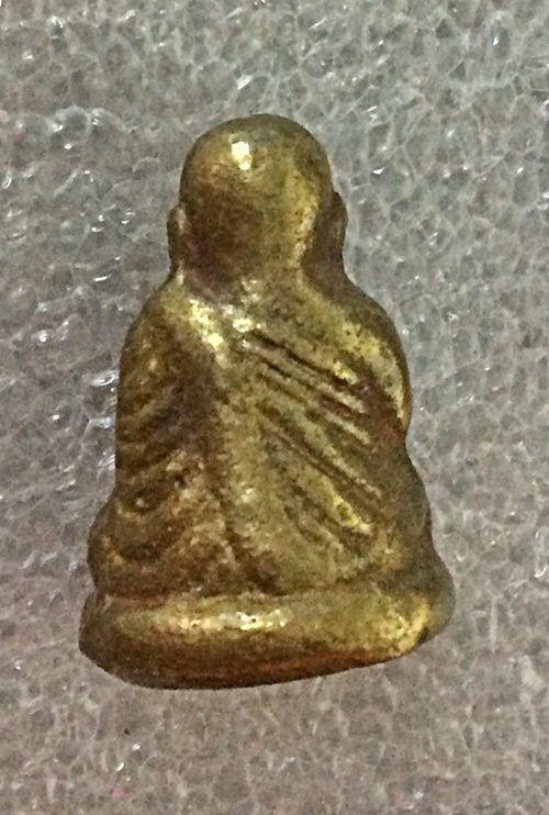 ดู ให้หน่อยครับ. หลวงพ่อเงิน ว่ารุ่นไหน ครับ ปอมหรือแท้