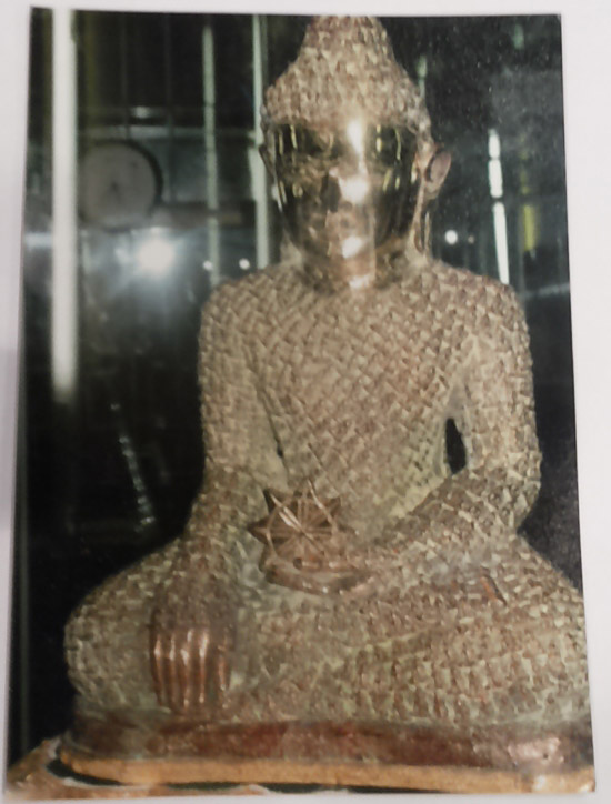 สอบถามท่านผู้รู้ พระพุทธรูปนี้ชื่อว่าอะไร