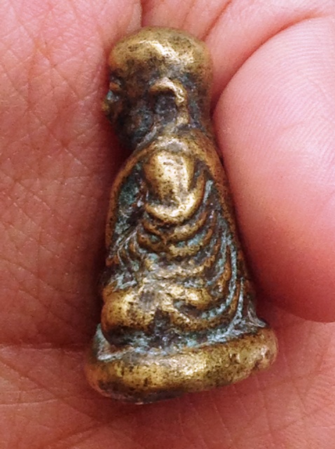 อยากทราบหลวงพ่อเงินองค์นี้ครับว่าเป็นอย่างไร