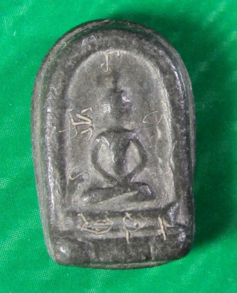 พิมพ์พระพุทธ เนื้อตะกั่ว เกจิท่านไหนครับ