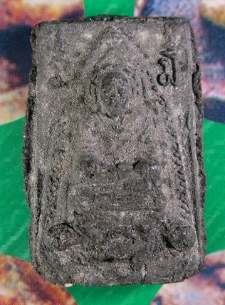 พระผง สีดำ นั่งบนหัวเสือ ของวัดไหนครับ