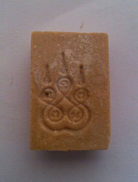 นางกวักเนื้อผงน้ำมัน เพื่อนๆแนะนำด้วยครับ