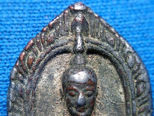 รบกวนผู้รู้พระอะไรครับ