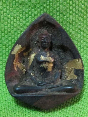 รบกวนสอบถามพระว่าชื่อพระอะไรและแท้ไหมค่ะ