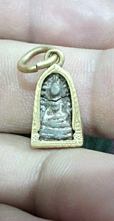 อยากถามเกี่บวกับองค์นี้หน่อยคับ