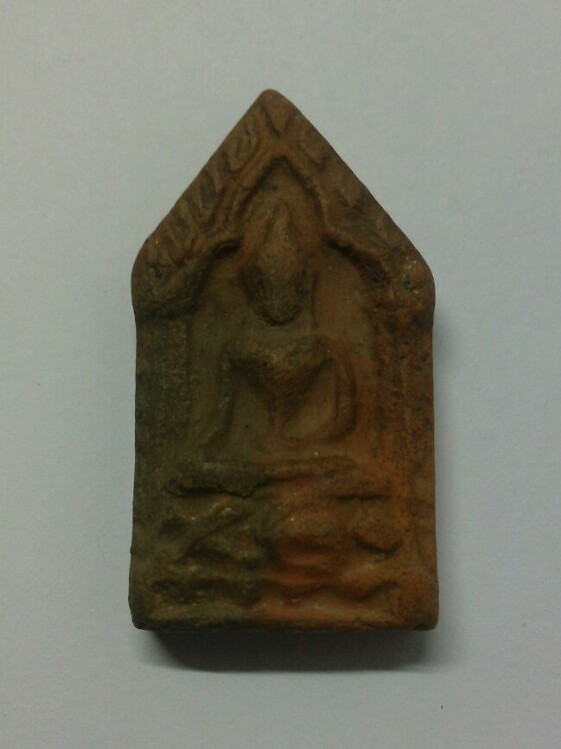 พระขุนแผนเนื้อดินเผา...ตามรูป รบกวนเพื่อนสมาชิกด้วยครับ