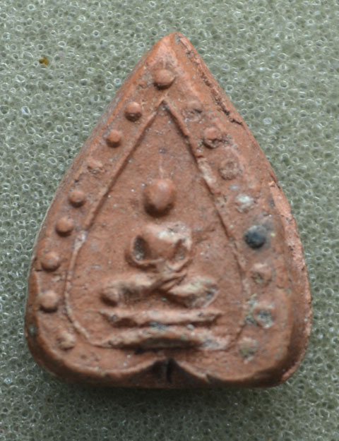 รบกวนสอบถามครับ พระพุทธ ใบโพธิ์ เนื้อดิน