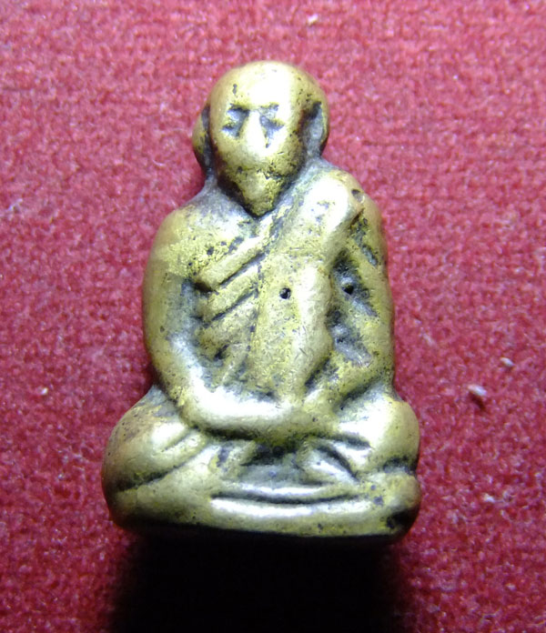 รบกวนสอบถาม 2 รายการครับ รูปหล่อหลวงพ่อยอด วัดหนองปลาหมอ กับพระเนื้อดินวัดลิงขบ