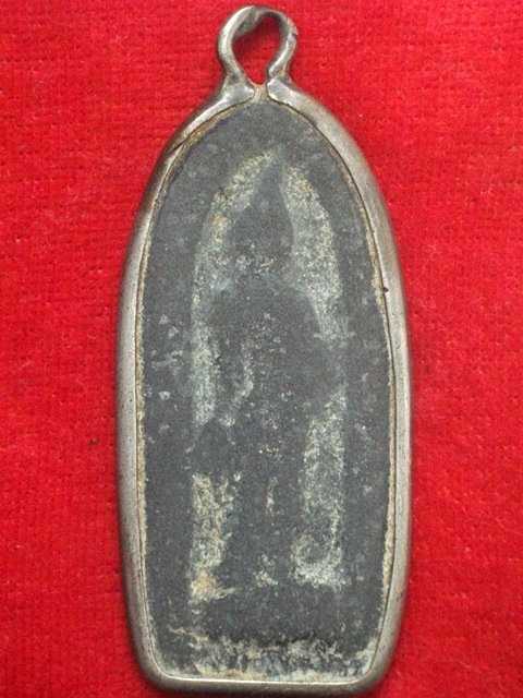 ขอรบกวนพี่ๆทุกท่าน พระลีลา2หน้า ใช่ของหลวงพ่อเนียมไหมครับ