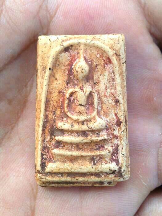 พระสมเด็จ...รบกวนผู้รู้ด้วยครับ