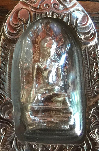 รบกวนพี่พี่หน่อยครับ พระรอดเนื้อแบบนี้ มีไหมครับ
