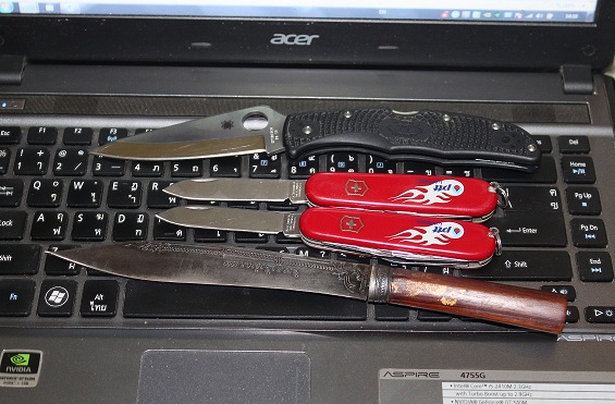 ไม่ทราบว่ามีใครพอดูออกไหมครับมีดหลวงพ่ออะไร