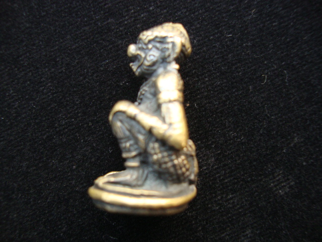 ชี้แนะหน่อยครับพี่น้อง..หนุมานหลวงพ่ออะไรคับ