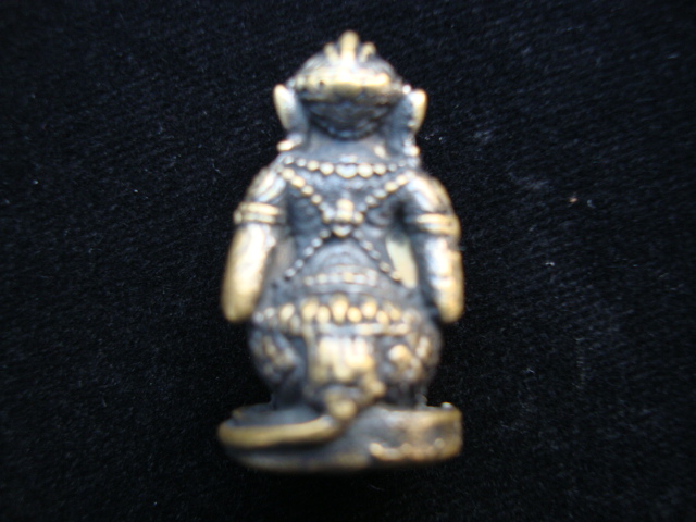 ชี้แนะหน่อยครับพี่น้อง..หนุมานหลวงพ่ออะไรคับ