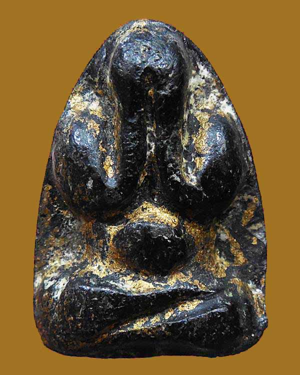 พระปิดตาหลังแบบครับ