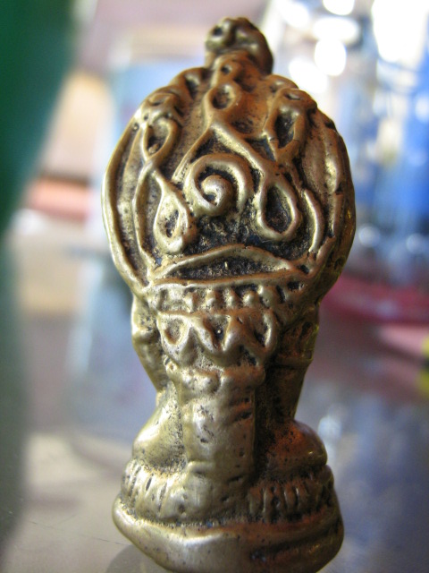 พระแปลกตาไม่รู้ว่าอะไรครับ 