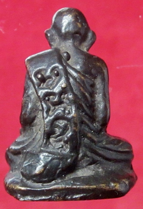 รูปหล่อหลวงพ่อเขียน2องค์ครับ