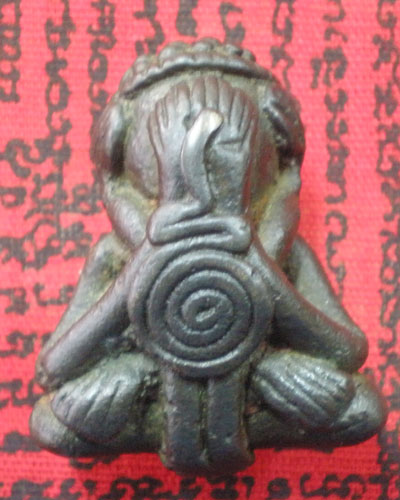 เพื่อนๆและผู้รู้ช่วยดูพระปิดตาองค์นี้ให้ผมทีครับ