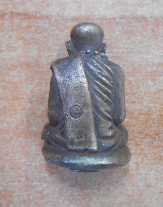 รูปหล่อหลวงพ่ออะไรแท้ไม่แท้รบกวนครับ